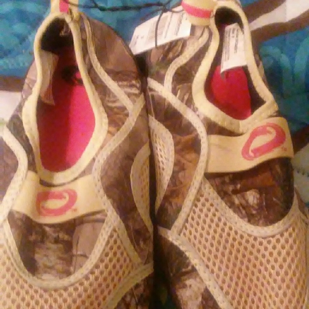 swim shoes
